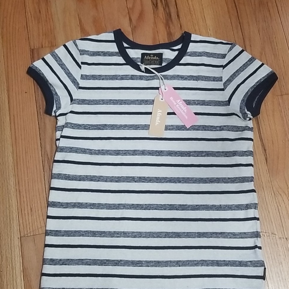 Afends Hemp tshirt Size 2